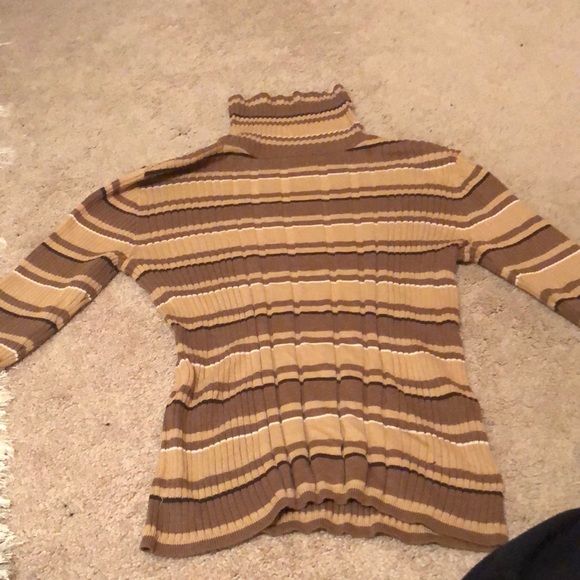 Brown stripped turtleneck - Picture 1 of 3